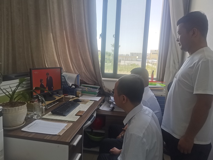 1624948851969962.jpeg 辅助运输队观看现场.jpg