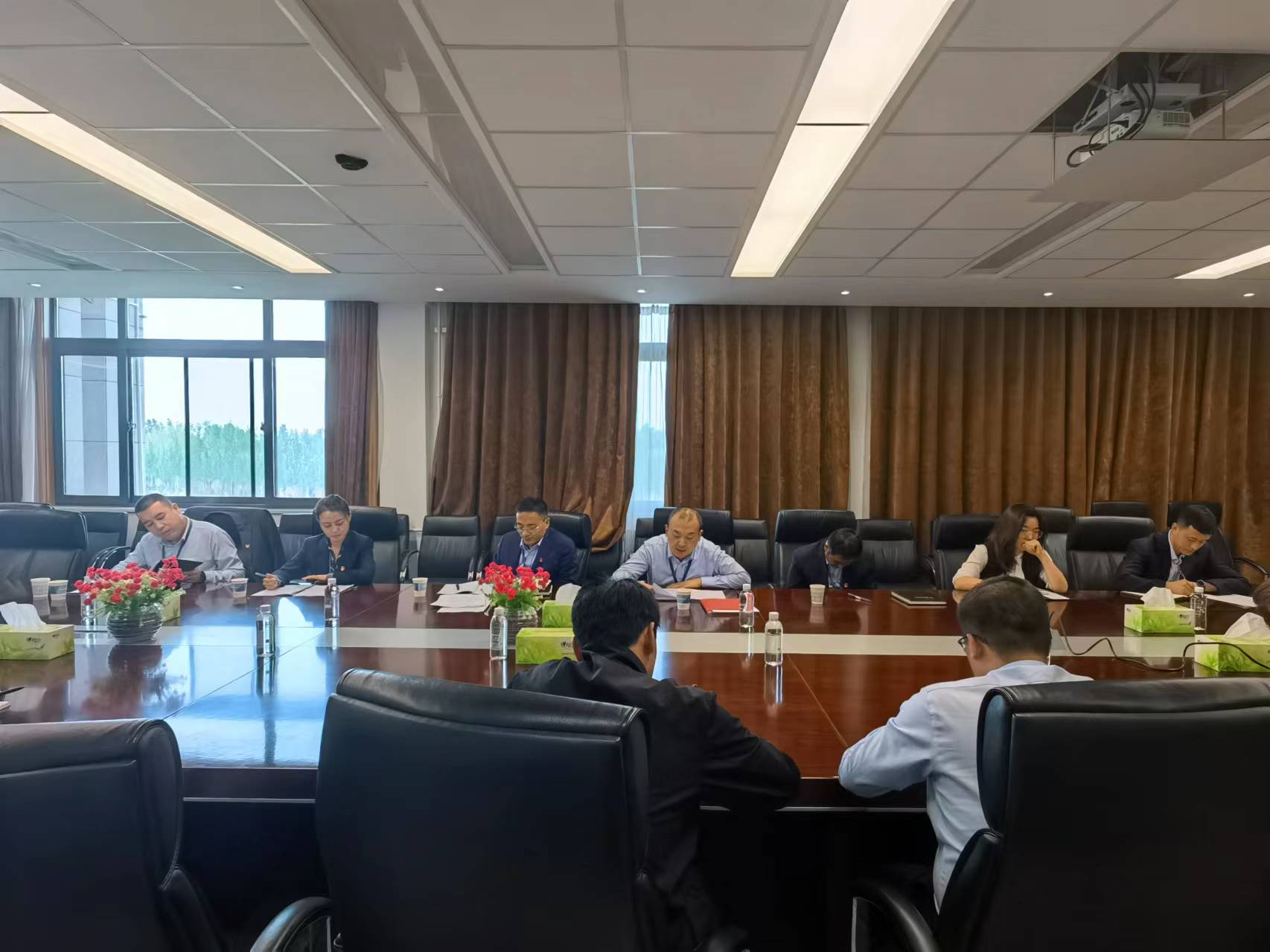 1652767419743131.jpeg 会议照片.jpg