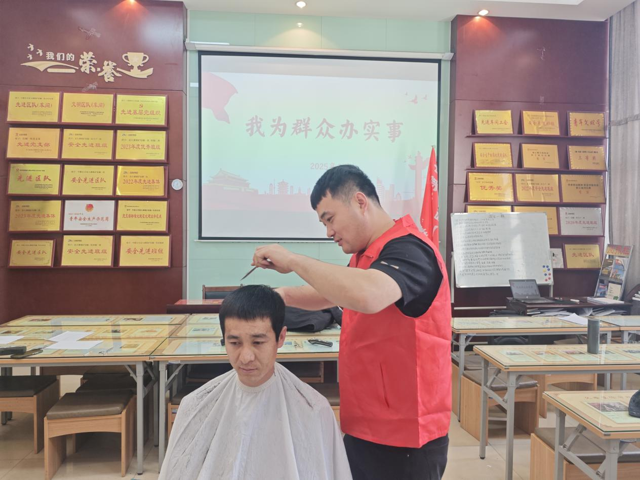 1740966172532813.png 1.png