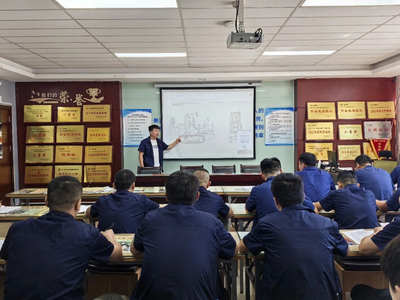 1766737769380455.jpeg 2.jpg